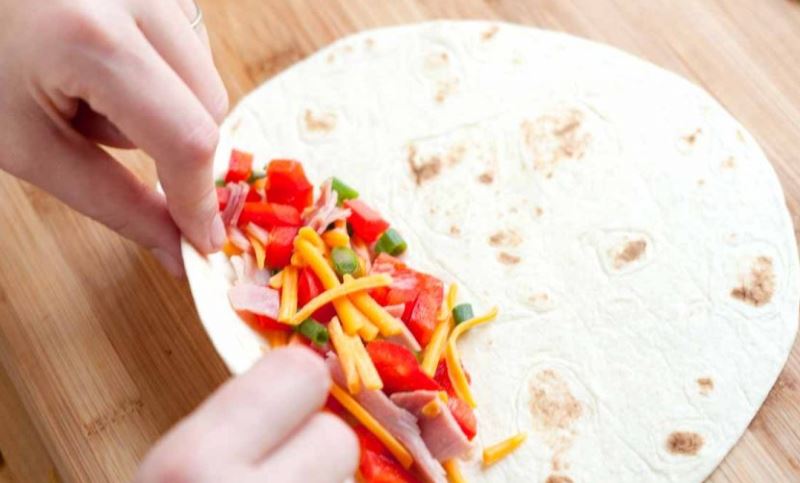 Enchilada with Ham and Cheese step 1