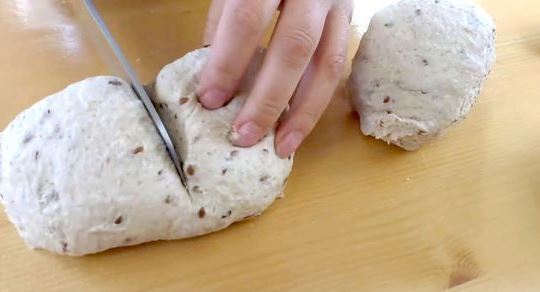 Homemade Flower Bread with Oatmeal, Rye Flour and Seeds step 4