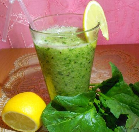 Kiwi and Spinach Smoothie