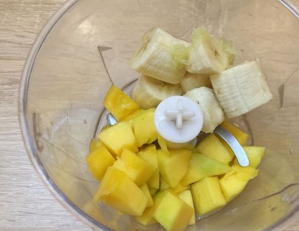 Mango Smoothie with Coconut Milk step 4