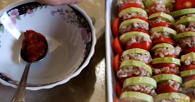 Oven-Baked Zucchini with Minced Meat and Rice step 2