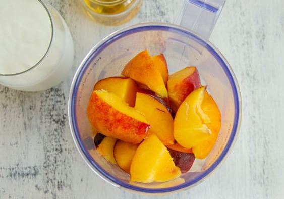 Peach Smoothie with Banana and Yogurt step 3