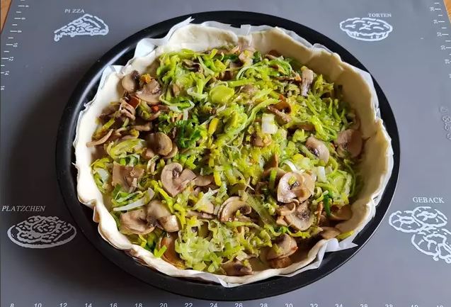 Quiche with Leek and Mushrooms step 3