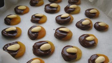 Dessert Dried Apricot Salad