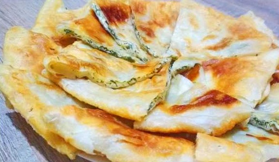 Puff Pies with Cottage Cheese and Herbs