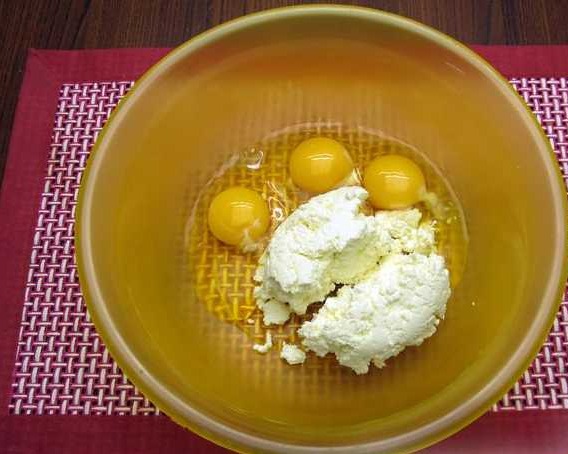 Curd Donuts with Coconut Flakes step 1