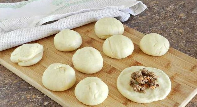Yeast Pies “Piglets” step 13
