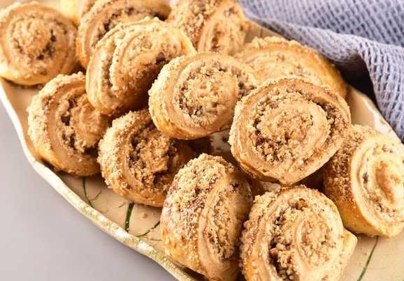 Gata with Nut Filling