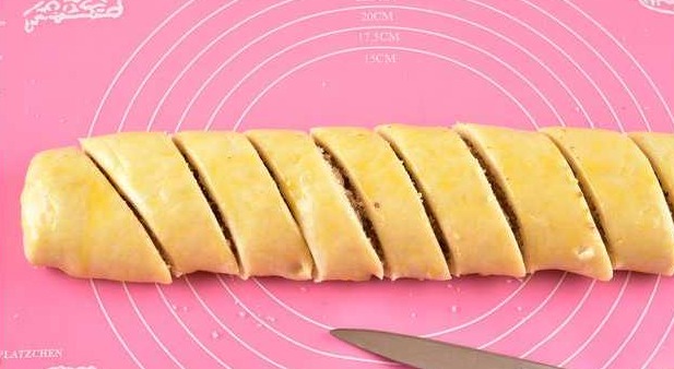 Gata with Nut Filling step 17