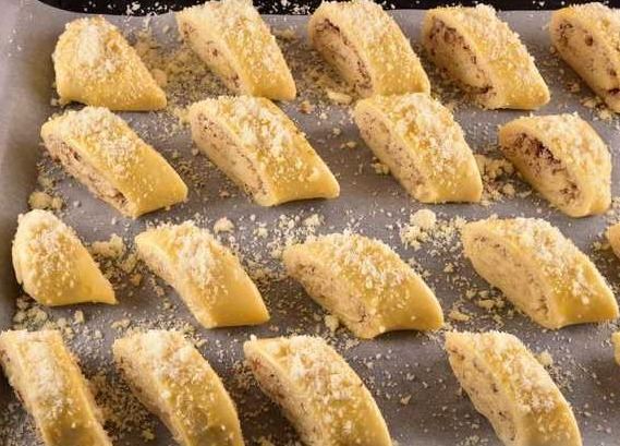 Gata with Nut Filling step 18