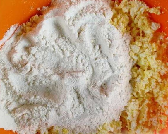 Cottage Cheese Bagels with Cheese and Sesame Seeds step 4