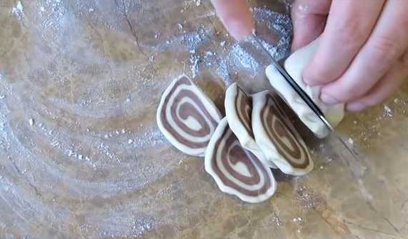 Chocolate Dumplings with Cottage Cheese step 8