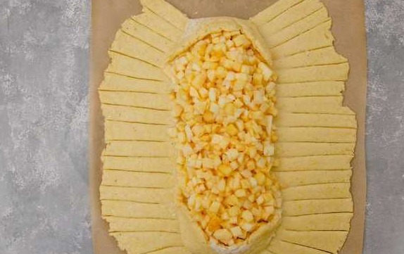 Braided Curd Pie with Apple Filling step 11