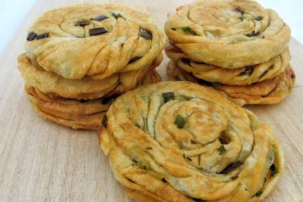 Puff Pastry with Green Onions