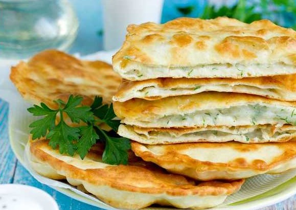 Fried Pies with Potatoes and Dill
