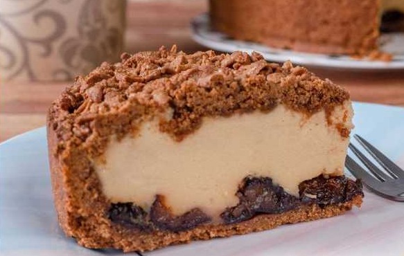 Chocolate Royal Cheesecake with Boiled Condensed Milk and Prunes