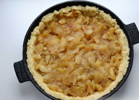 Sand Pie with Apples, in Vegetable Oil step 12