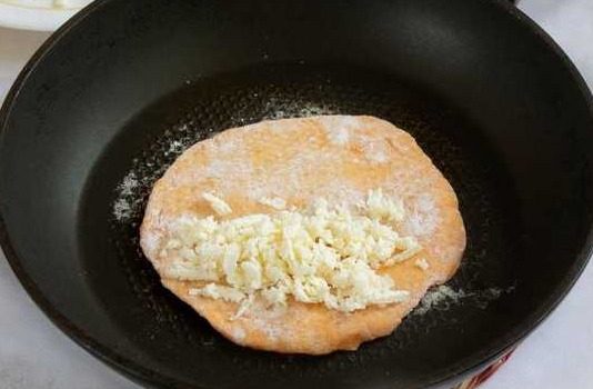 Tomato Cakes with Cheese Filling step 9