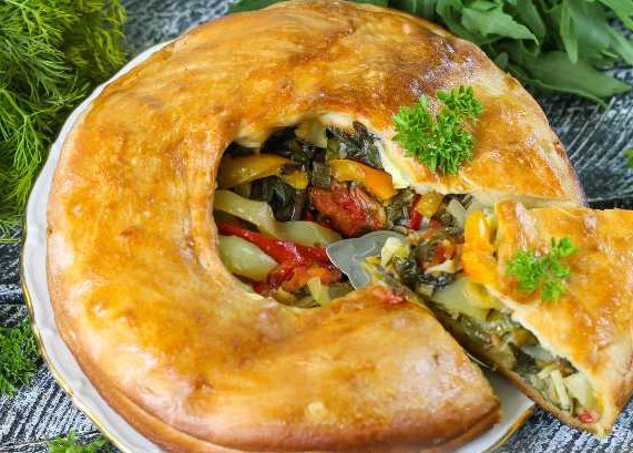 Lean Pie with Cabbage, Bell Peppers and Herbs
