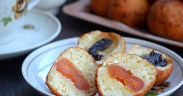 Deep-Fried Curd Donuts with Prunes and Dried Apricots step 11