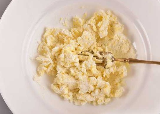 Cottage Cheese Cookies with Coconut Filling step 2