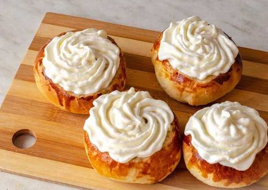 Swedish Bun “Semla” with Almond Filling and Whipped Cream step 27
