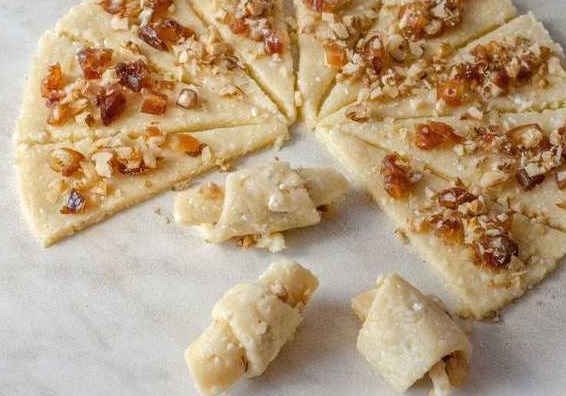 Cottage Cheese Rolls with Chocolate, Walnuts and Dates step 13