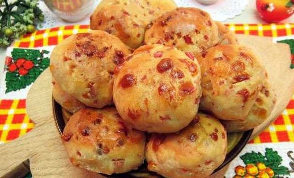 Curd Buns with Cheese, Sausage and Bacon