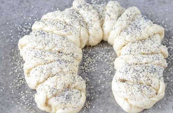 Onion Pie with Sauerkraut step 21