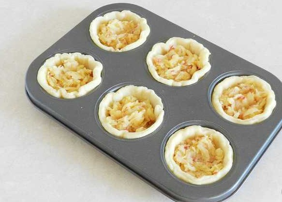 Apple Mini Yeast Dough Pies step 13