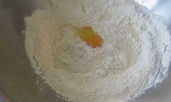 Yeast Buns “Flowers” with Sausages step 2