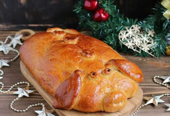 Kulebyaka “Pig” with Three Fillings