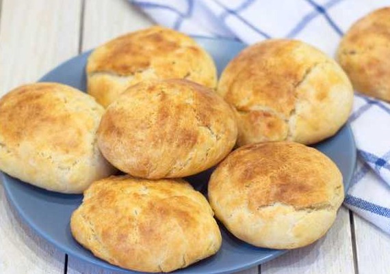 Honey Yeast Buns with Milk
