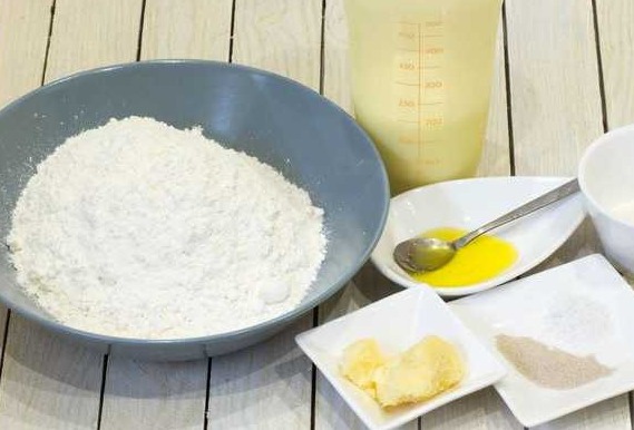 Honey Yeast Buns with Milk step 1