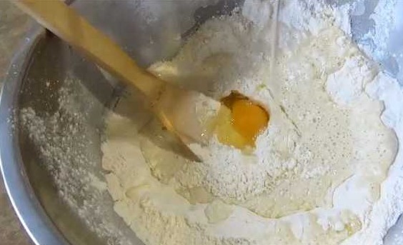 Yeast Cakes with Onions step 2