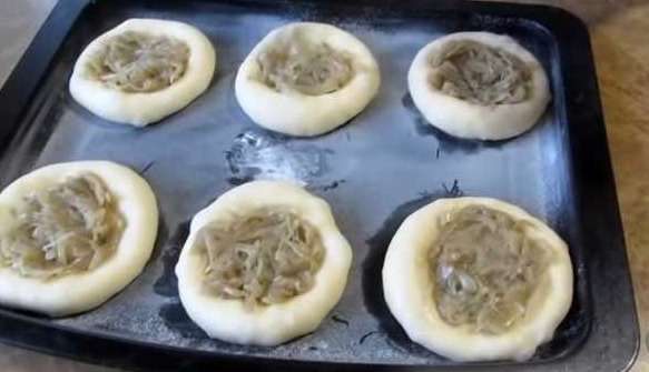 Yeast Cakes with Onions step 9