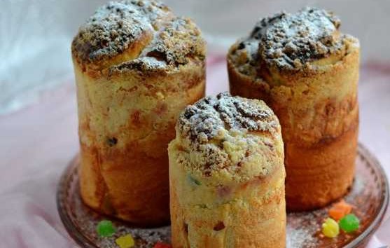 Easter Cakes “Craffins” with Streusel