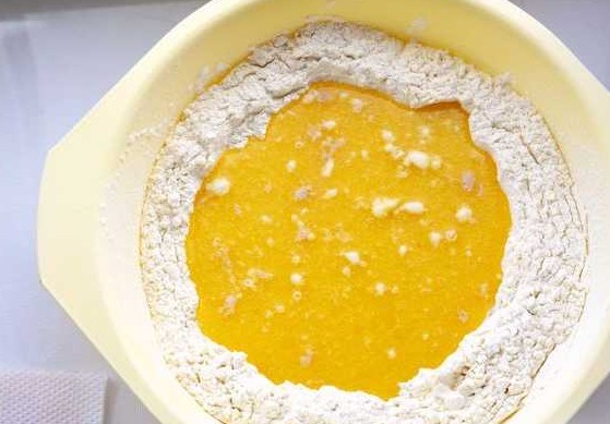 Easter Cakes “Craffins” with Streusel step 6