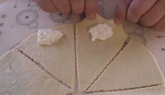 Yeast Rolls with Curd Filling step 12