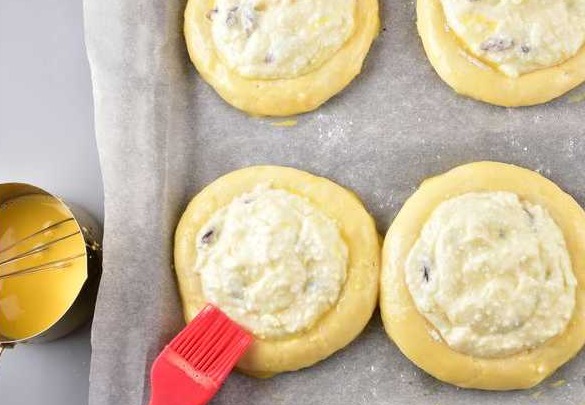 Cheesecakes with Cottage Cheese, Raisins and Lemon Zest step 16