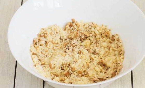 Curd Cake with Caramelized Apples and Nut Streusel step 11