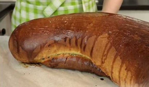 Roll with Prunes and Nuts, in a Honey Crust step 27