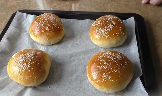 Sesame Buns, for Burgers and Sandwiches