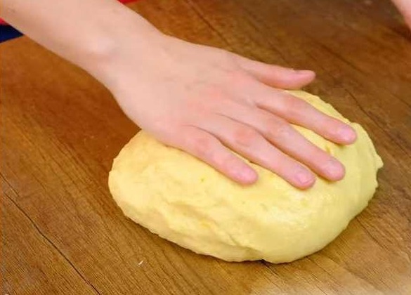 Airy Easter Cake Made from Yeast Dough step 9