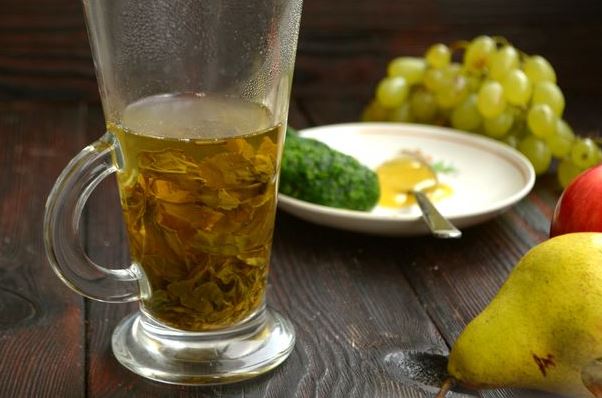 Smoothie with Grapes, Apple and Pear step 1