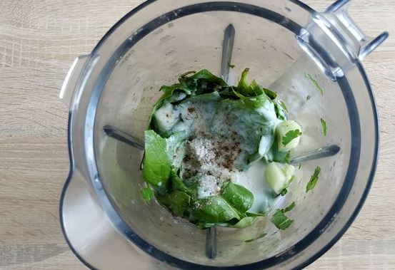 Spinach and Cucumber Smoothie step 3