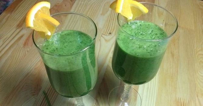 Spinach Smoothie with Banana and Orange