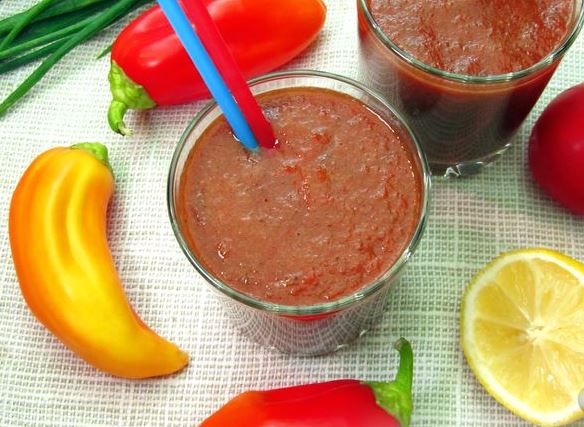 Tomato Smoothie with Cucumbers, Bell Peppers and Herbs step 4