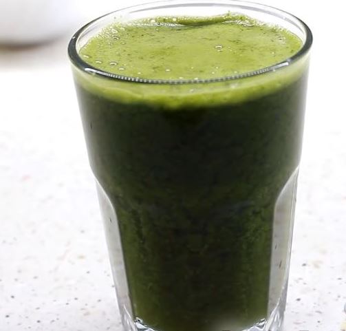 Vitamin Apple and Green Smoothie