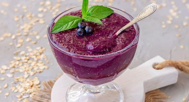 Whipped Oatmeal with Blueberries